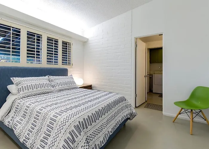 Mid-century Modern Wow